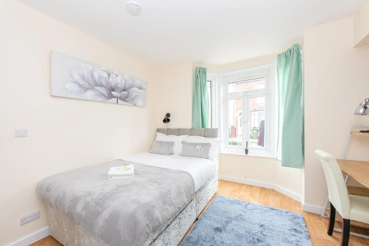 Modern Studio Apartments In Castle St Southampton United Kingdom
