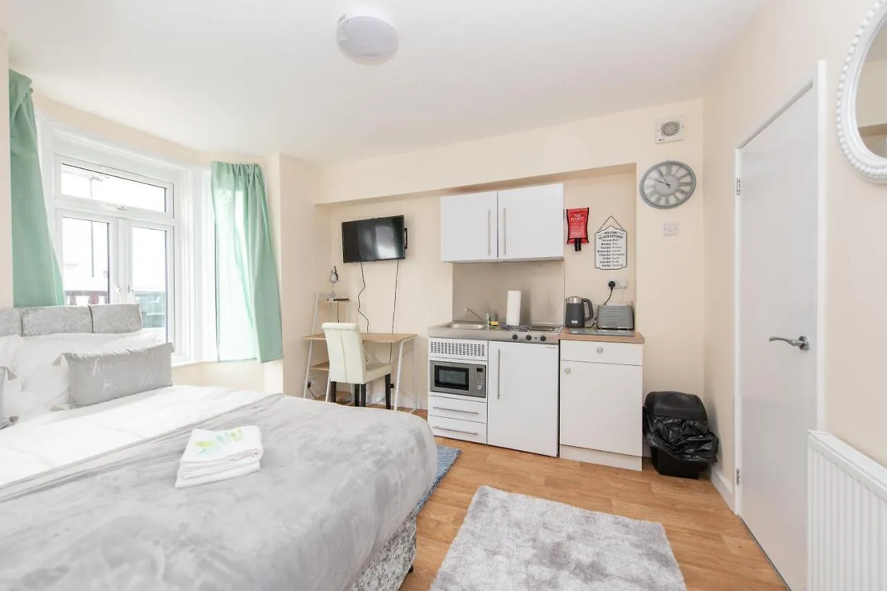 Modern Studio Apartments In Castle St Southampton