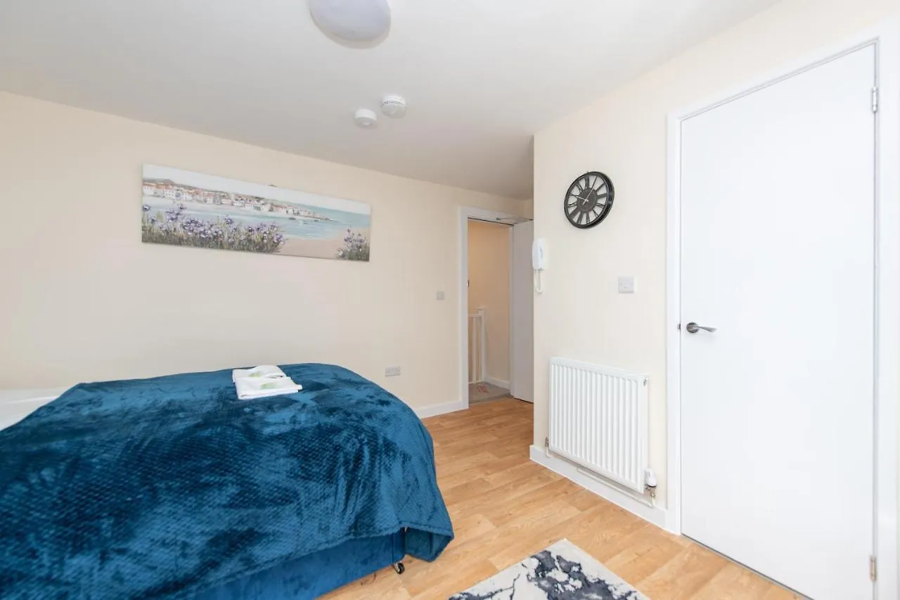 Modern Studio Apartments In Castle St Southampton