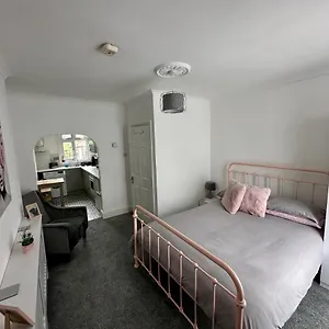  Apartment Chic & Cosy